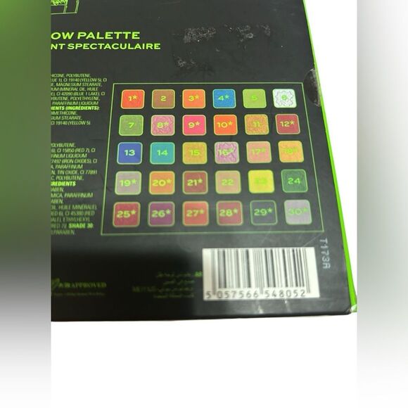 Revolution “The Simpsons Treehouse of Horror” Eyeshadow Palette - Picture 3 of 16